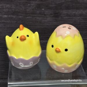 Cracker Barrel Easter Chicks  Salt & Pepper  Shaker Set  New